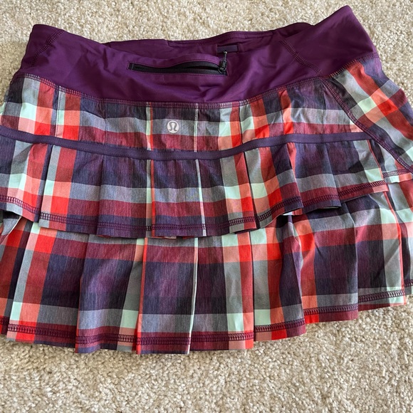Lululemon running skirt size 8 - Picture 2 of 3